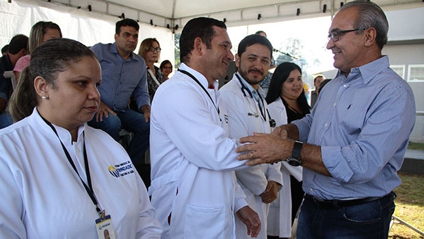 Prefeito Jânio Darrot entrega mais uma unidade de saúde aos trindadenses: garantia de melhor atendimento | Foto: Iris Roberto