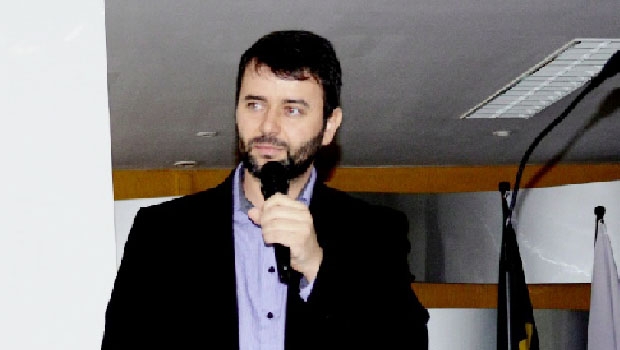 Secretário Nésio Fernandes aponta avanços, mas vereadores contestam