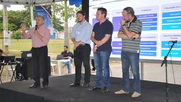 Presidente da Câmara de Goiânia, Anselmo Pereira; presidente do PSDB metropolitano, Rafael Lousa e o pré-candidato Giuseppe Vecci mostraram otimismo sobre resultado da pesquisa divulgada pela TV Record | Foto: Divulgação