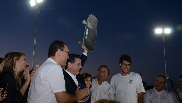 Durante discurso, governador Marconi Perillo (PSDB) afirmou que pista de skate no novo parque era uma reivindicação antiga dos skatistas de Goiânia | Foto: Mantovani Fernandes