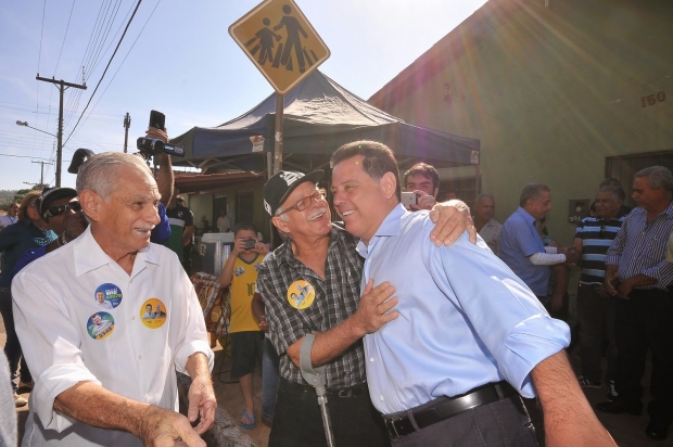 Marconi Perillo e o pai Palmeiras-GO - Eleições 2014 - Foto. Lailson Damasio (8)