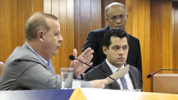 Prefeito Paulo Garcia (PT) respondeu a desafio feito pelo vereador Clécio Alves (PMDB) com processo judicial movido pelo Estado contra a Prefeitura | Foto: Câmara Municipal de Goiânia