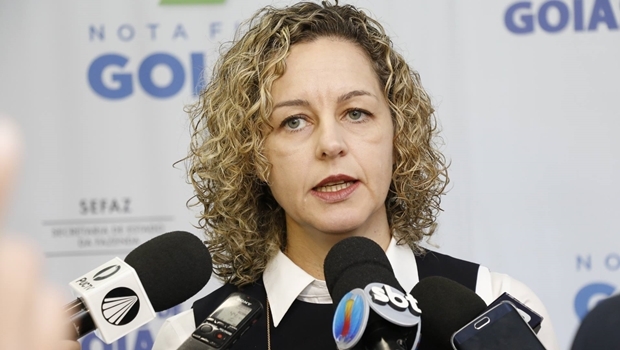 Ana Carla Abrão durante entrevista na Sefaz-GO | Foto: divulgação Sefaz 