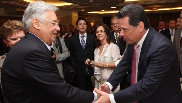 Fernando Henrique Cardoso e Marconi Perillo: quando presidente, o tucano trabalhou para que Iris Rezende fosse candidato com o apoio do PSDB, mas o tucano goiano resistiu e foi eleito governador, em 1998, aos 35 anos