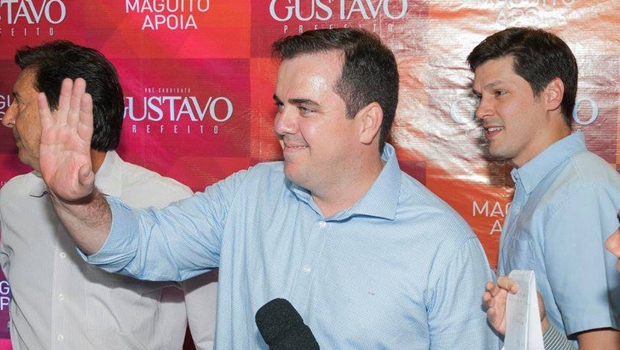 Gustavo Mendanha: peemedebista pode ser eleito no primeiro turno Foto: Divulgação/Facebook/ Rodrigo Estrela