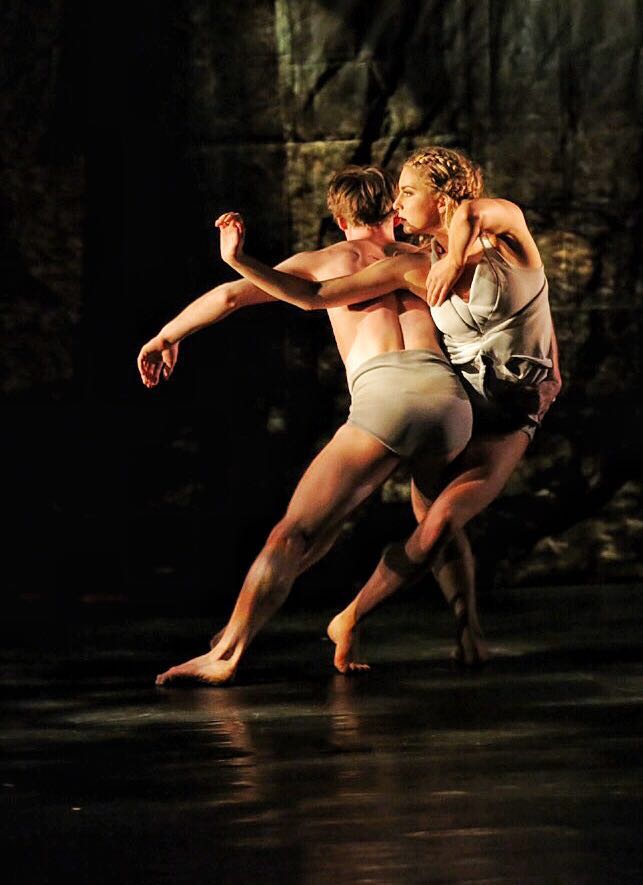 Retrato de "Faun", dueto interpretado pelos bailarinos Nicola Willsda e Philipe Lens | Foto: Rubens Cerqueira