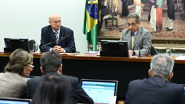 Presidente da CCJ e relator do processo de Cunha, Osmar Cerraglio e Ronaldo Fonseca | Foto: Gilmar Félix | Agência Câmara