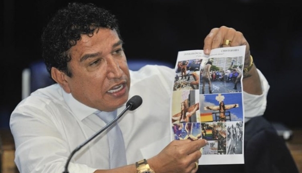 Senador Magno Malta subiu ao plenário da Casa para fazer denúncia | Fotos Públicas