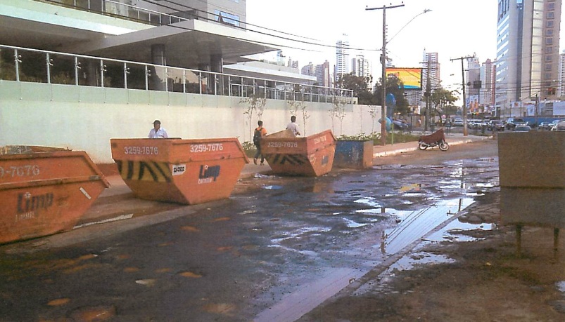 Buracos em uma das ruas do Parque Flamboyant | Foto: MPGO