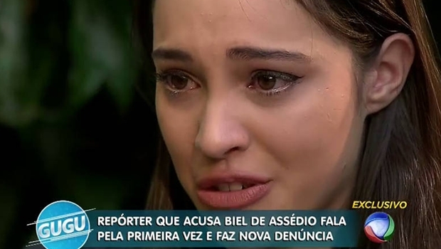  Anterior Pela primeira vez, a estudante Giulia Pereira, de 21 anos, decidiu mostrar o rosto e falar todos os detalhes da polêmica entrevista com o cantor Biel que levou à denúncia de assédio sexual. As declarações da jovem foram exibidas nesta quarta-feira (20) no Gugu+ Assista à entrevista completa da jornalista que acusou Biel de assédio Próxima Pela primeira vez, a estudante Giulia Pereira, de 21 anos, decidiu mostrar o rosto e falar todos os detalhes da polêmica entrevista com o cantor Biel | Foto: Reprodução