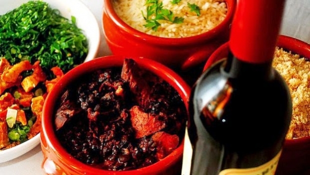 vinho com feijoada 1