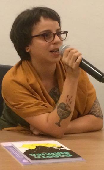 Gabriela Masson, a LoveLove6, veio a Goiânia falar sobre produção de quadrinhos feministas | Foto: Augusto Diniz/Jornal Opção