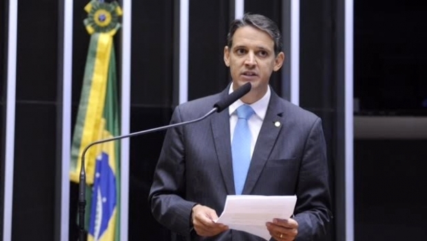 Thiago Peixoto discursa em Plenário | Foto: reprodução