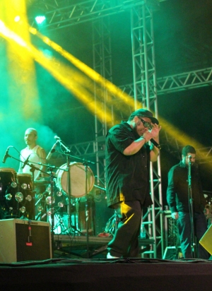 BNegão e Os Seletores de Frequência fizeram a festa do público | Foto: Bruna Aidar/ Jornal Opção