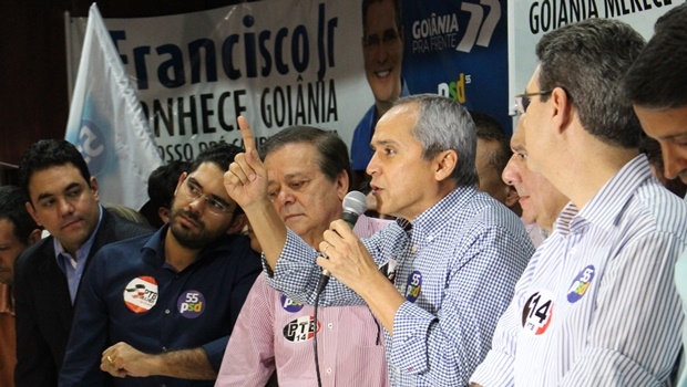 Luiz Bittencourt durante convenção em que PSD e PTB sacramentaram aliança para eleição municipal | Foto: Bruna Aidar/ Jornal Opção