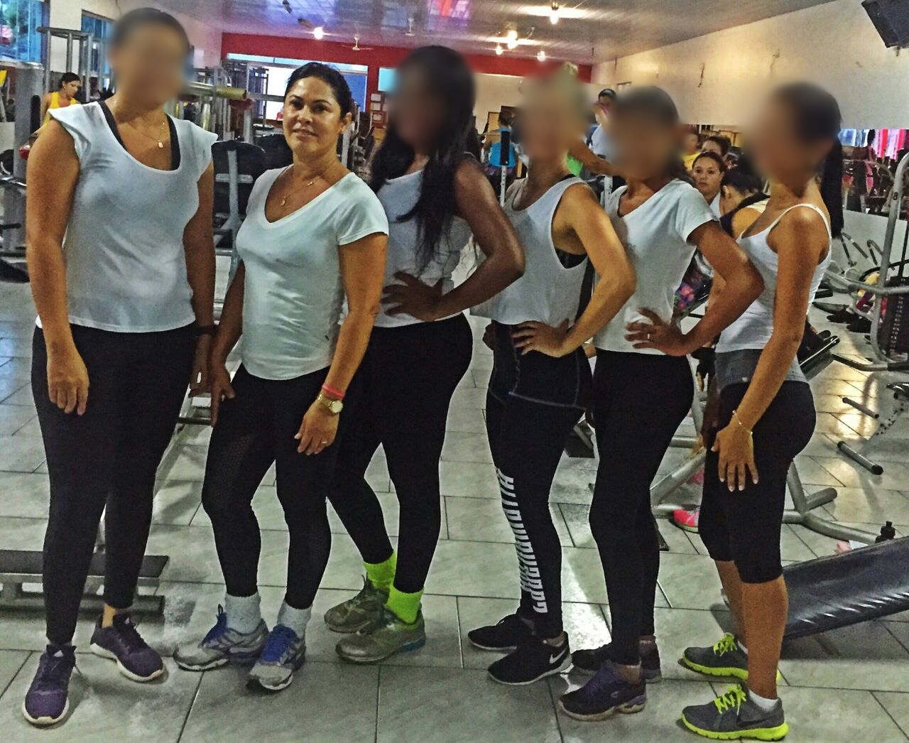 Maria Lúcia Moura Barbosa em sua academia: mulher do candidato Nick Barbosa mostra boa forma aos 58 anos