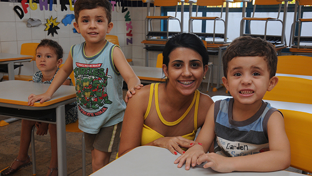 Alunos da professora Raquel Sousa, do CMEI Thaíse Freire, disseram que adoram estudar e desenhar 