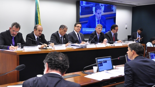 Thiago Peixoto discursa durante comissão | Foto: reprodução