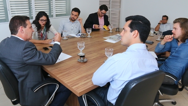 Vanderlan Cardoso defende parcerias com setor privado 