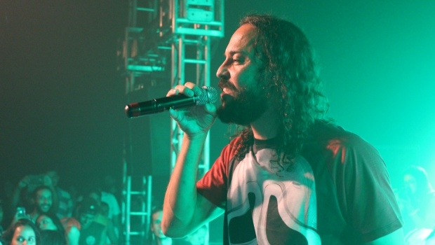 O público foi para ver Gabriel o Pensador fechar o Vaca Amarela | Foto: Bruna Aidar/ Jornal Opção
