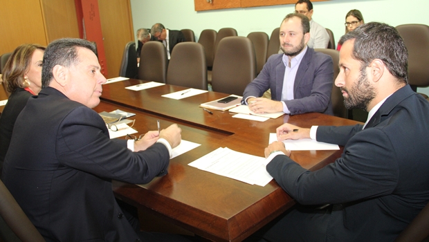 Secretária Raquel Teixeira, governador Marconi Perillo em audiência com o ministro Marcelo Calero | Foto: Humberto Silva