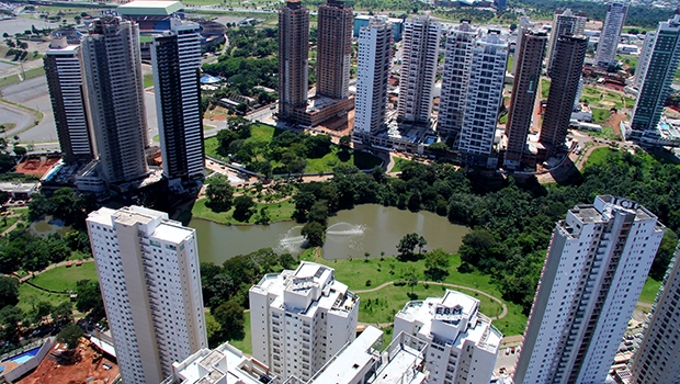 A verticalização descontrolada da cidade é um dos problemas que precisam de mais atenção na cidade | Foto: Fernando Leite/Jornal Opção
