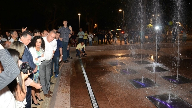 Fontes luminosas, entregues na última quarta-feira (31/9) são a última etapa das obras de revitalização da Praça Cívica | Foto: Divulgaçãp Gabinete Imprensa