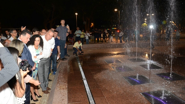 Fontes luminosas, entregues na última quarta-feira (31/9) são a última etapa das obras de revitalização da Praça Cívica | Foto: Divulgaçãp Gabinete Imprensa
