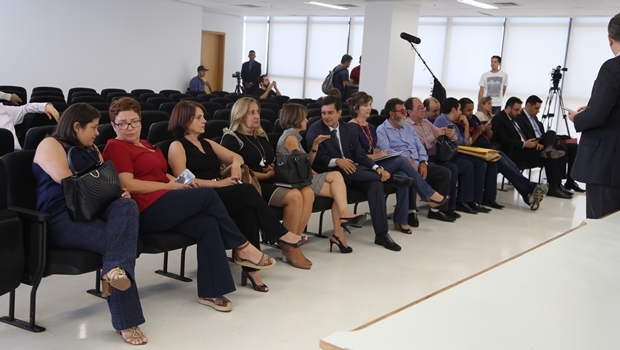 Equipe da Seduce durante abertura de envelopes | Foto: Solimar