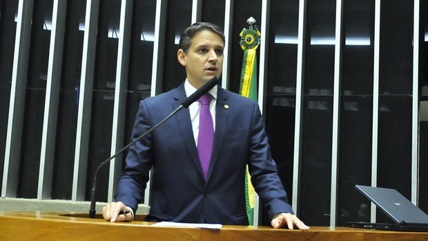 Thiago Peixoto durante pronunciamento na Câmara | Foto: divulgação