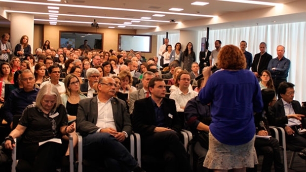 Diretora de Desenvolvimento Setorial da ANS, Martha Oliveira, durante apresentação aos representantes de prestadores e operadoras selecionados