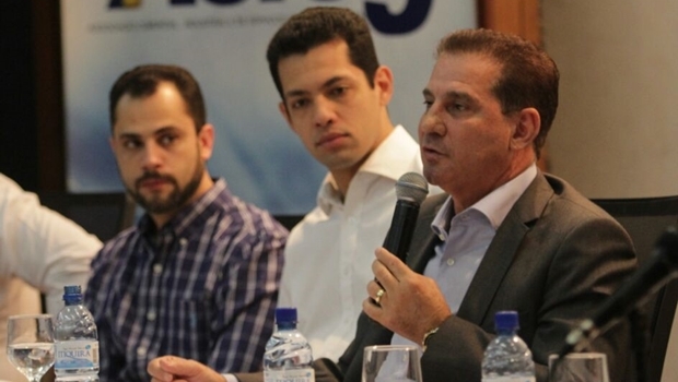Vanderlan durante sabatina na Acieg | Foto: divulgação 