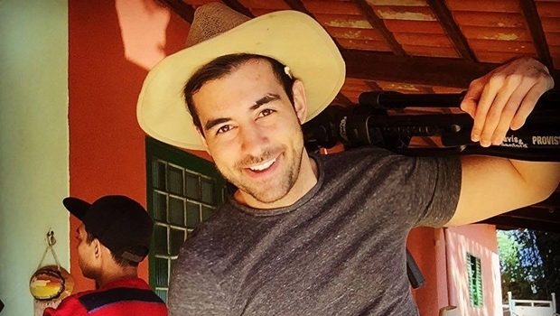 Caué Barcelos é ator, diretor, cantor e bailarino, ex-aluno do Instituto Gustav Ritter | Foto: Reprodução