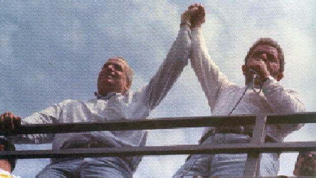 Celso Daniel com Lula da Silva: candidato a presidente da República, em 2002, o petista-chefe cobrou uma depuração na Prefeitura de Santo André; o prefeito pressionou a turma do caixa três e acabou assassinado