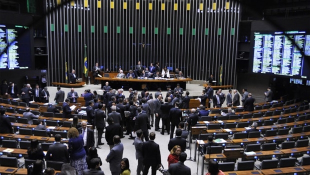 Brasília- DF- Brasil- 10/10/2016- Sessão para análise e votação da Proposta de Emenda à Constituição (PEC) 241/16, que limita as despesas primárias da União ao que foi gasto no ano anterior corrigido pela inflação. Foto: Alex Ferreira/ Câmara dos Deputados