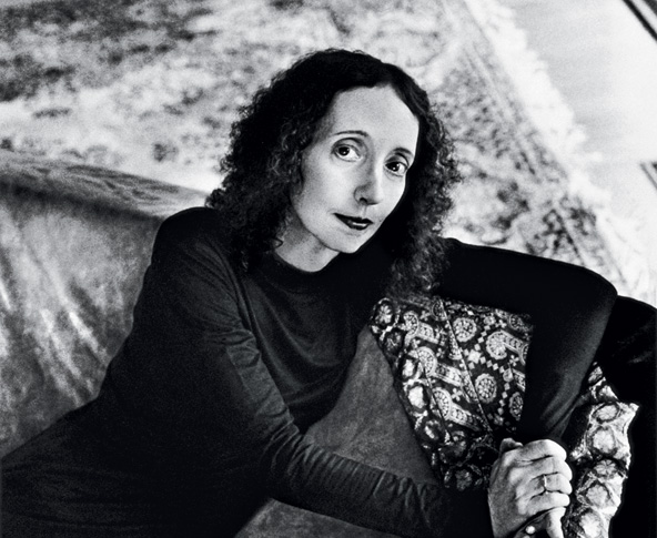 Joyce Carol Oates: autor do magnífico romance "A Filha do Coveiro"