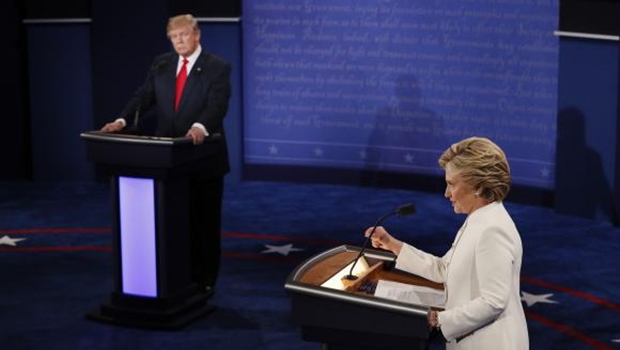 Hillary Clinton e Trump fazem último debate antes das eleições dos EUAMark Ralston/Agência Lusa 
