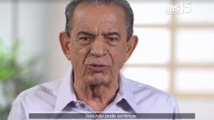 Iris durante propaganda na TV