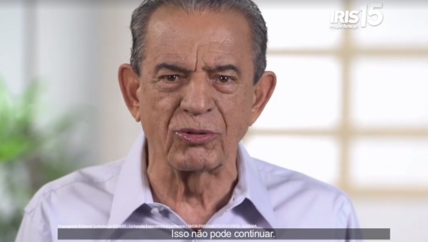 Iris durante propaganda na TV