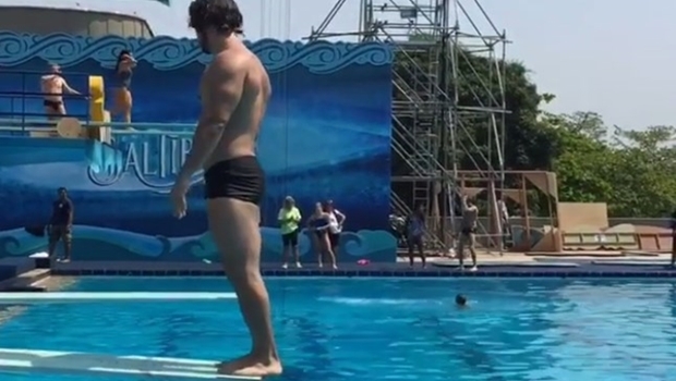 Cantor Mariano durante treino para Saltibum | Divulgação