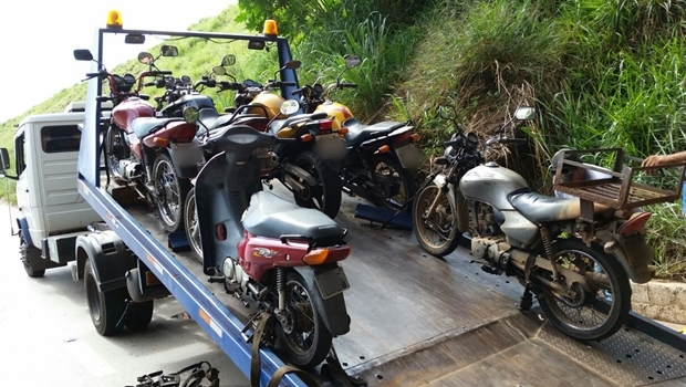 Motos com documentação vencida foram apreendidas | Foto: Reprodução