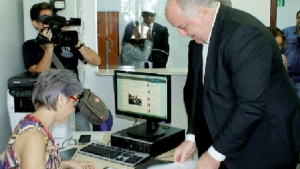 Secretário David Torres protocola LDO na Assembleia Legislativa | Foto: Divulgação