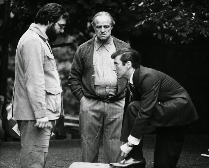 Francis Ford Coppola, Marlon Brando e Al Pacino: o trio que fez de "O Poderoso Chefão" uma obra icônica, que trascendeu ao cinema