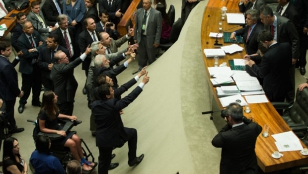 Deputados reclamam sobre votação simbólica na tarde desta quinta-feira (24/11) | Foto: Lula Marques/ AGPT