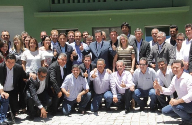 Marconi recebeu, no início desta tarde (28), os prefeitos eleitos e reeleitos PROS, PRB, PTN, PHS, PTC, PRTB, PT, DEM e PMDB, no Palácio das Esmeraldas