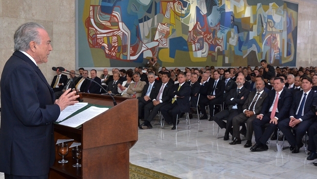 Governador durante discurso do presidente Temer, em Brasília | Foto: Eduardo Ferreira