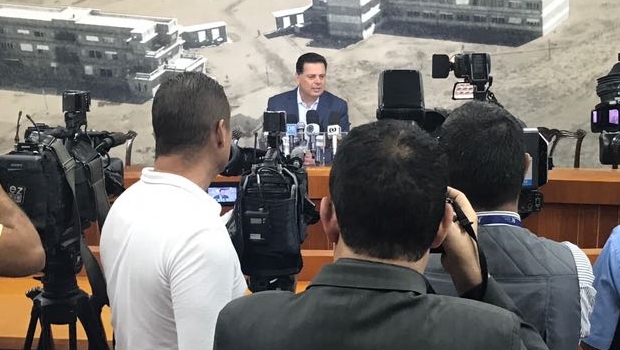 Governador durante anúncio 