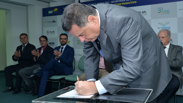 Marconi assina acordo com governo federal | Foto: Wagnas Cabral