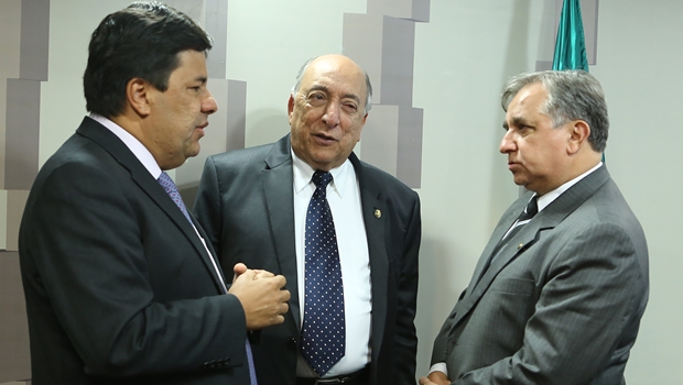 Ministro Mendonça Filho, relator senador Pedro Chaves (PSC-MS) e o deputado Izalci (PSDB-DF) | Foto: Luís Macedo/ Agência Câmara 