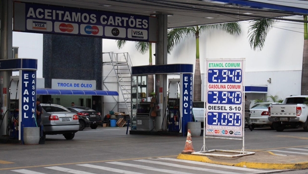Gasolina é terceira mais cara do país | Foto: Bruna Aidar / Jornal Opção